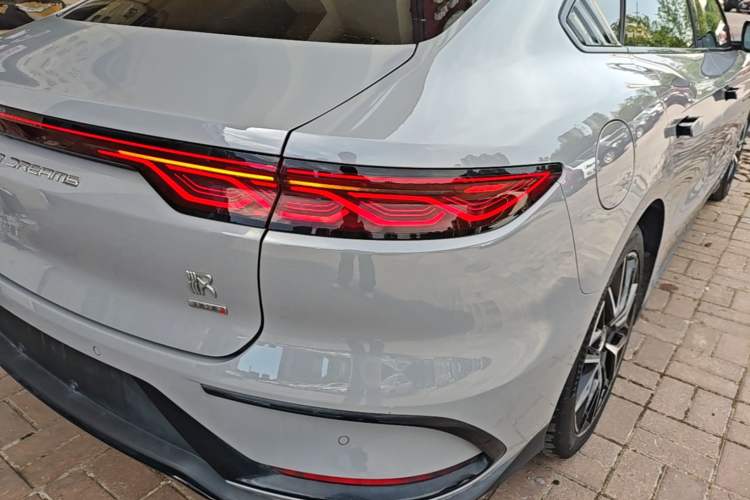 Used BYD Han 2025 DM-i Intelligent Driving Edition 125KM LiDAR Flagship Model Right Rear Taillight