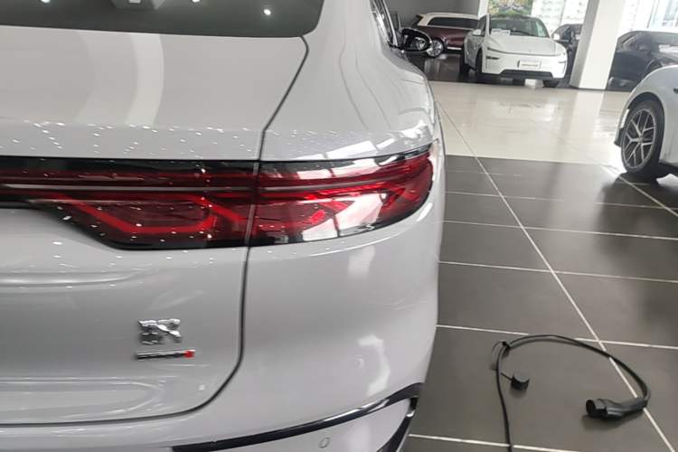 Used BYD Han 2025 Model EV Intelligent Driving Edition 635KM LiDAR Flagship Right Rear Taillight