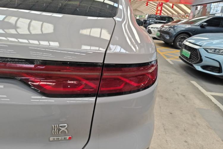 Used BYD Han 2025 DM-i Intelligent Driving Edition 125KM LiDAR Flagship Model Right Rear Taillight