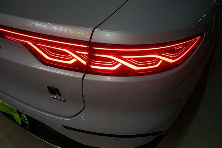 Used BYD Han 2025 DM-i Smart Drive 125KM Comfort Edition Right Rear Taillight