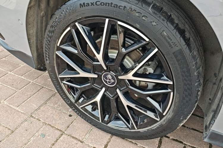 Used BYD Han 2025 DM-i Intelligent Driving Edition 125KM LiDAR Flagship Model Right Rear Wheel Hub
