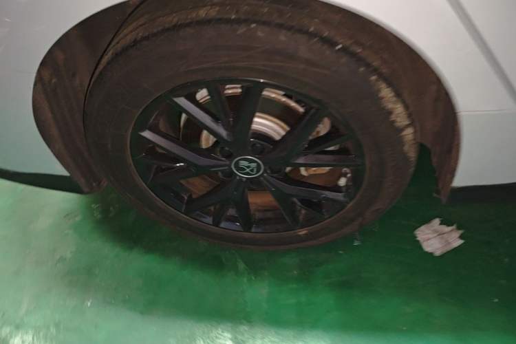 Used BYD Han 2025 DM-i 125KM Elite Model Right Rear Wheel Hub