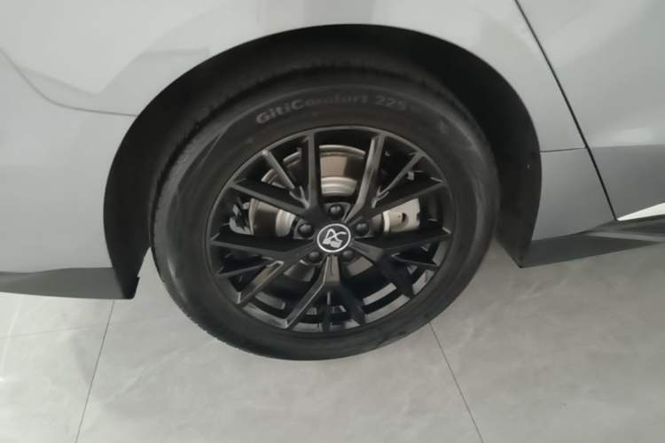 Used BYD Han 2025 DM-i 125KM Elite Model Right Rear Wheel Hub