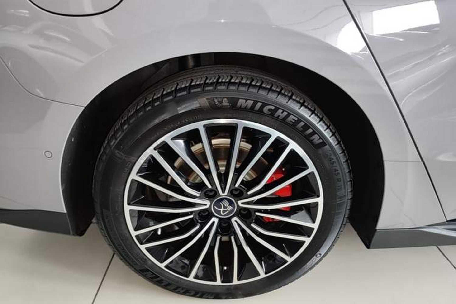Used BYD Han 2025 EV with 701 km of Laser Radar-Enabled Intelligent Driving Right Rear Wheel Hub