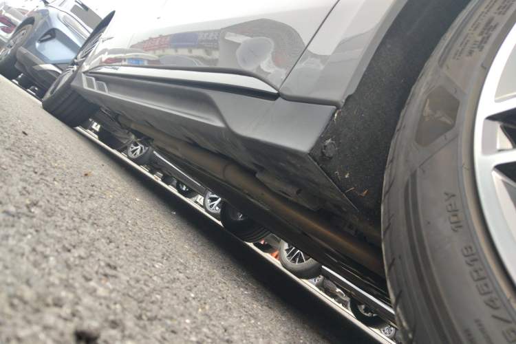 Used BYD Han 2025 DM-i Intelligent Driving Edition 125KM LiDAR Flagship Model Right Side Sill