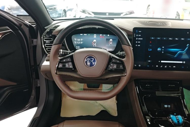 Used BYD Han 2025 DM-i Intelligent Driving Edition 125KM Prestige Model Steering Wheel