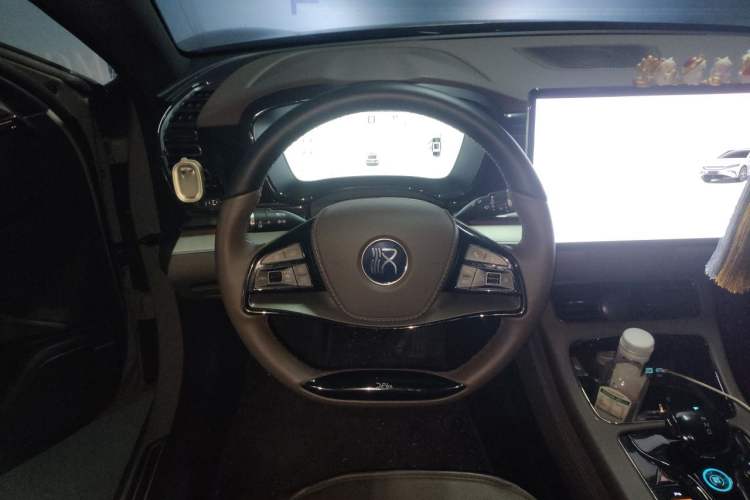 Used BYD Han 2025 DM-i 125KM Prestige Model Steering Wheel