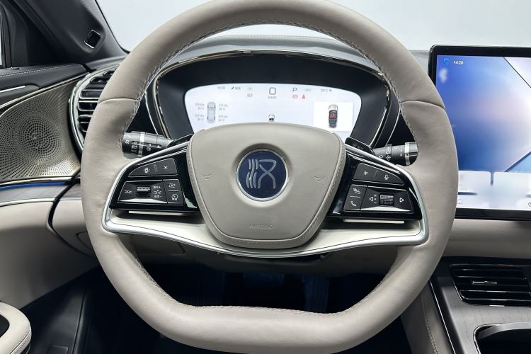 Used BYD Han 2025 DM-i Intelligent Driving Edition 125KM LiDAR Flagship Model Steering Wheel