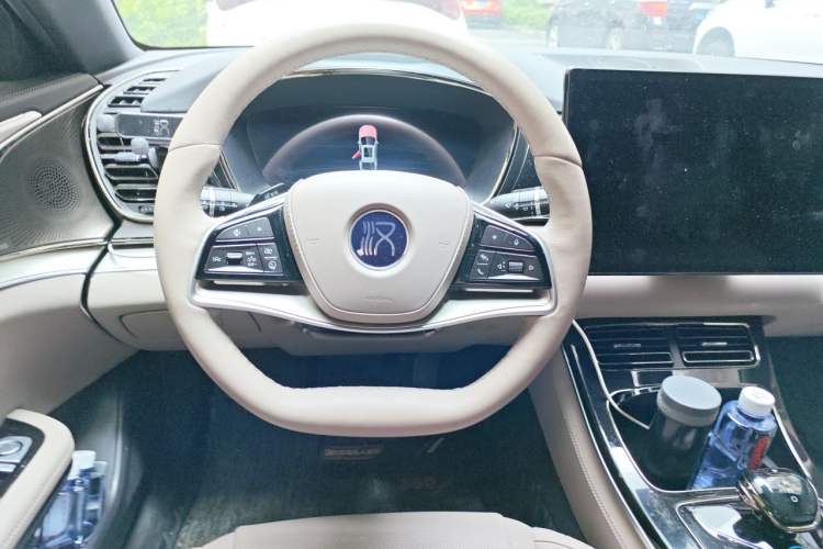 Used BYD Han 2025 EV Intelligent Driving Version 701KM Prestige Model Steering Wheel