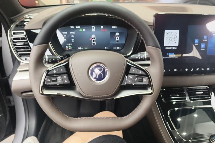Used BYD Han 2025 DM-i Smart Drive 125KM Prestige Model Steering Wheel