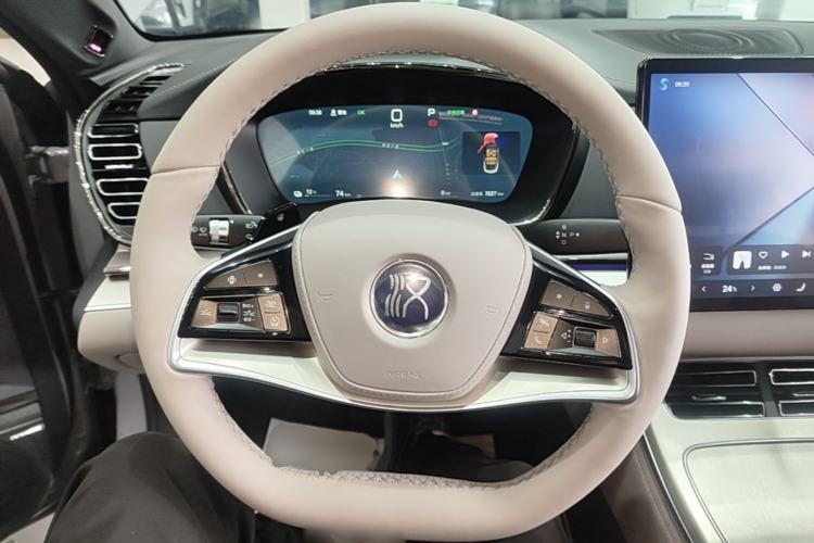 Used BYD Han 2025 Model EV Intelligent Driving Edition 635KM LiDAR Flagship Steering Wheel