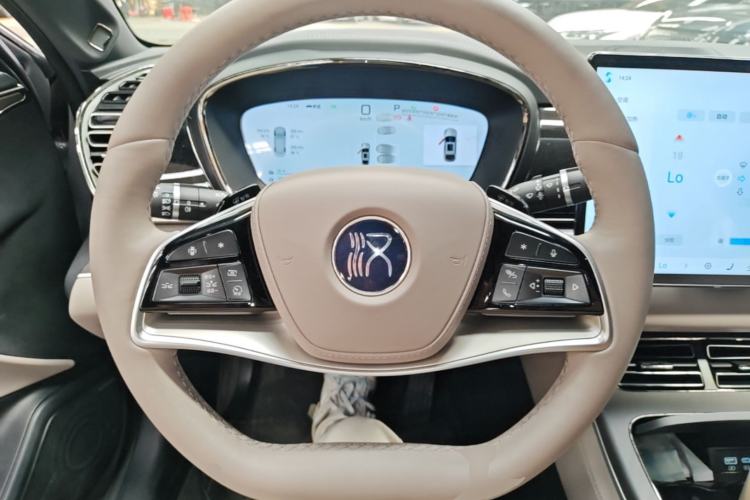 Used BYD Han 2025 DM-i Intelligent Driving Edition 125KM LiDAR Flagship Model Steering Wheel