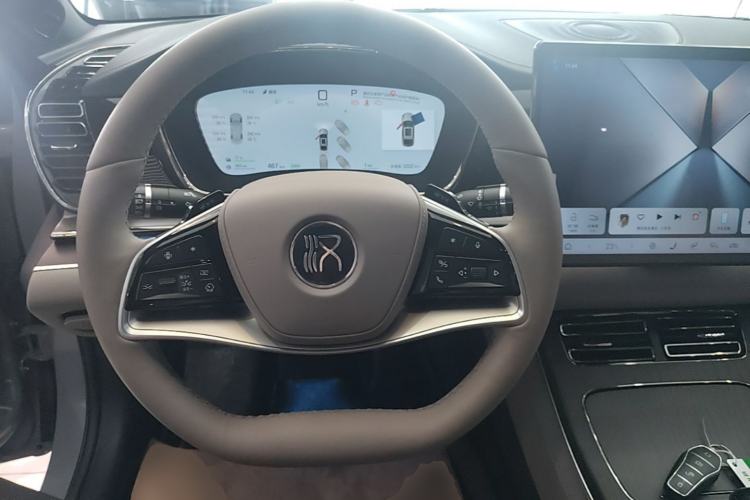 Used BYD Han 2025 DM-i 125KM LiDAR-Powered Intelligent Driving Model Steering Wheel