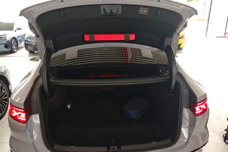 Used BYD Han 2025 DM-i Intelligent Driving Edition 125KM Prestige Model Trunk