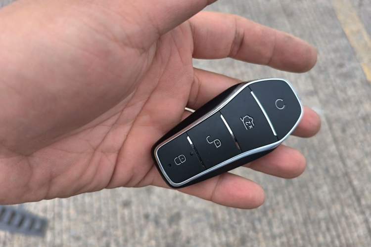 Used BYD Han 2025 EV with 701 km of Laser Radar-Enabled Intelligent Driving Vehicle Key
