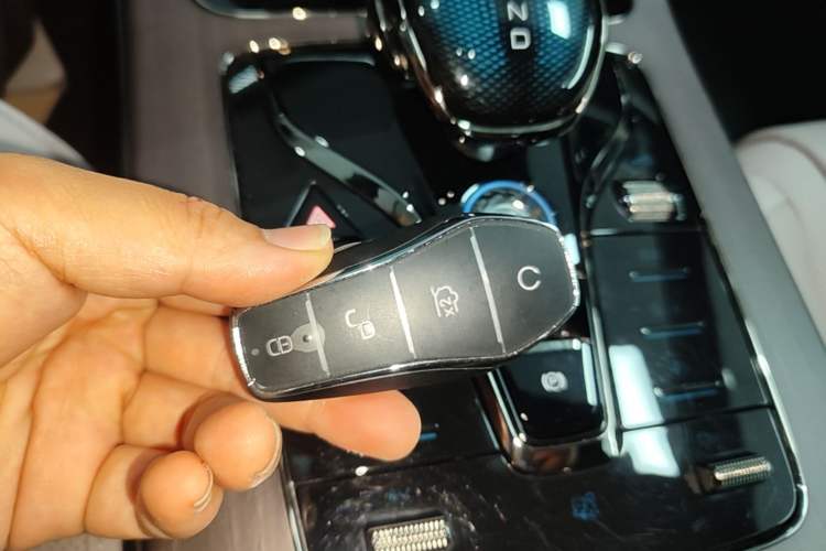 Used BYD Han 2025 DM-i Intelligent Driving Edition 125KM LiDAR Flagship Model Vehicle Key