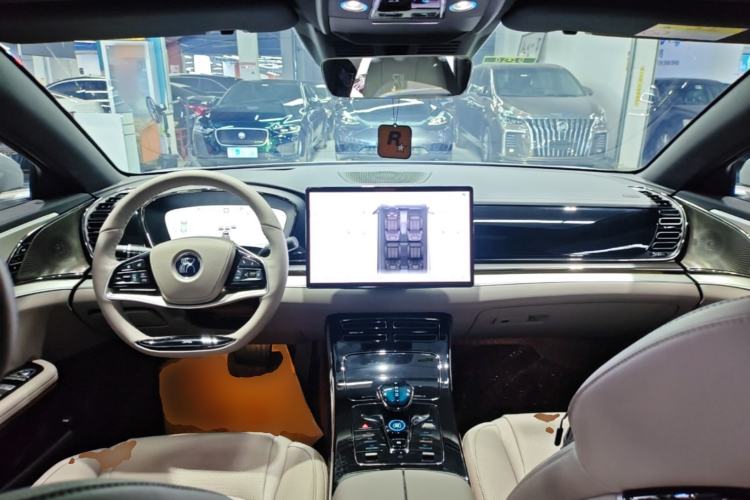 Used BYD Han 2025 EV 605KM Prestige Model Center Console