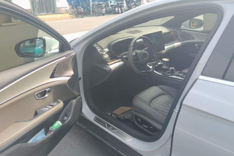 Used BYD Han 2025 EV 605KM Prestige Model Driver Seat