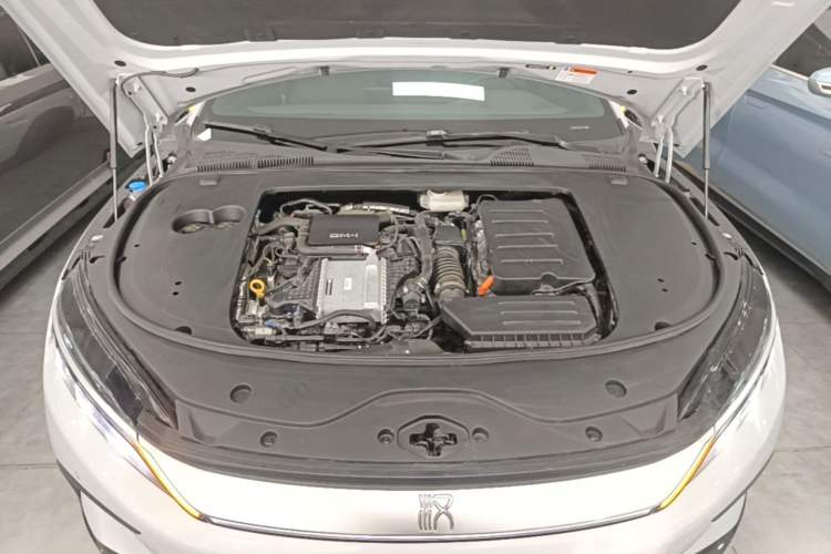 Used BYD Han 2025 DM-i 125KM Comfort Model Engine Bay