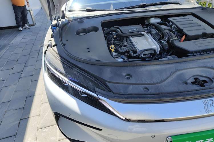 Used BYD Han 2025 DM-i 125KM Elite Model Engine Bay Right