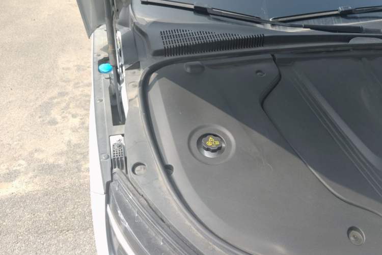 Used BYD Han 2025 EV 605KM Prestige Model Engine Bay Right
