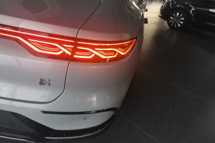 Used BYD Han 2025 DM-i 125KM Prestige Model Exterior 3
