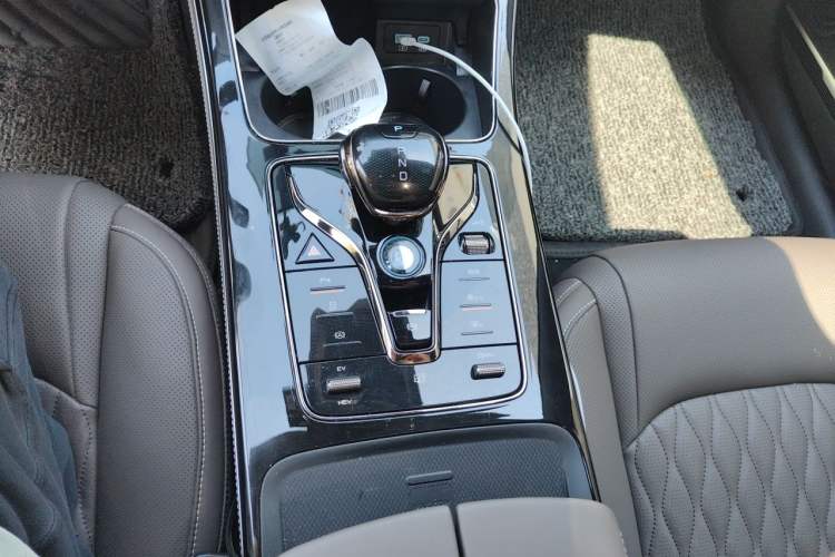 Used BYD Han 2025 DM-i 125KM Elite Model Gear Lever