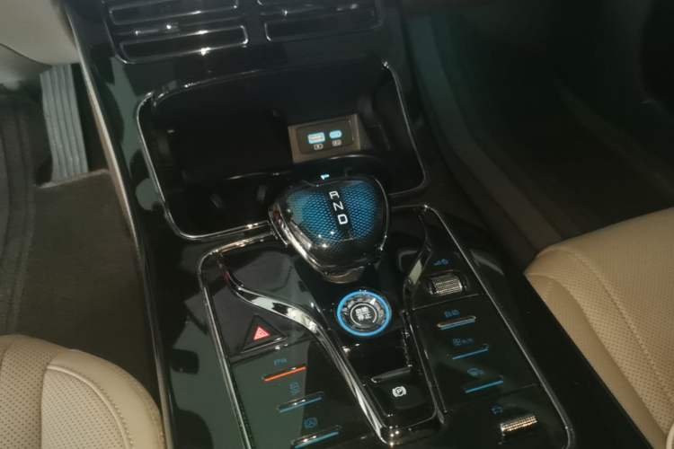 Used BYD Han 2025 DM-i 125KM Prestige Model Gear Lever
