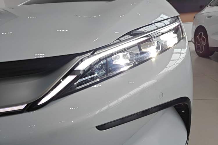 Used BYD Han 2025 DM-i 125KM Prestige Model Left Front Headlight