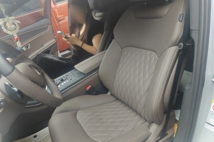 Used BYD Han 2025 DM-i Smart Drive 125KM Prestige Model Left Front Seat