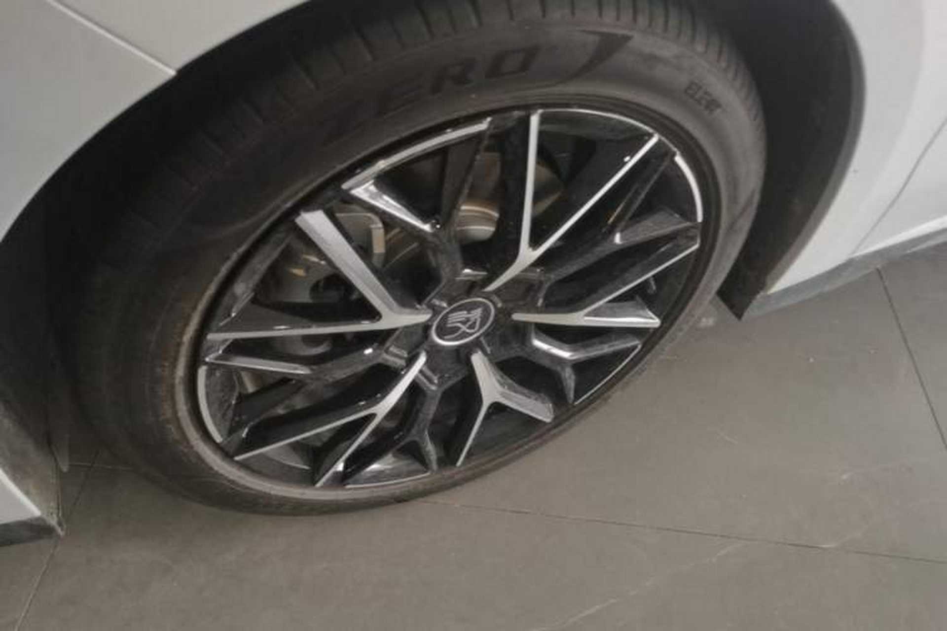 Used BYD Han 2025 DM-i 125KM Prestige Model Left Front Wheel Hub