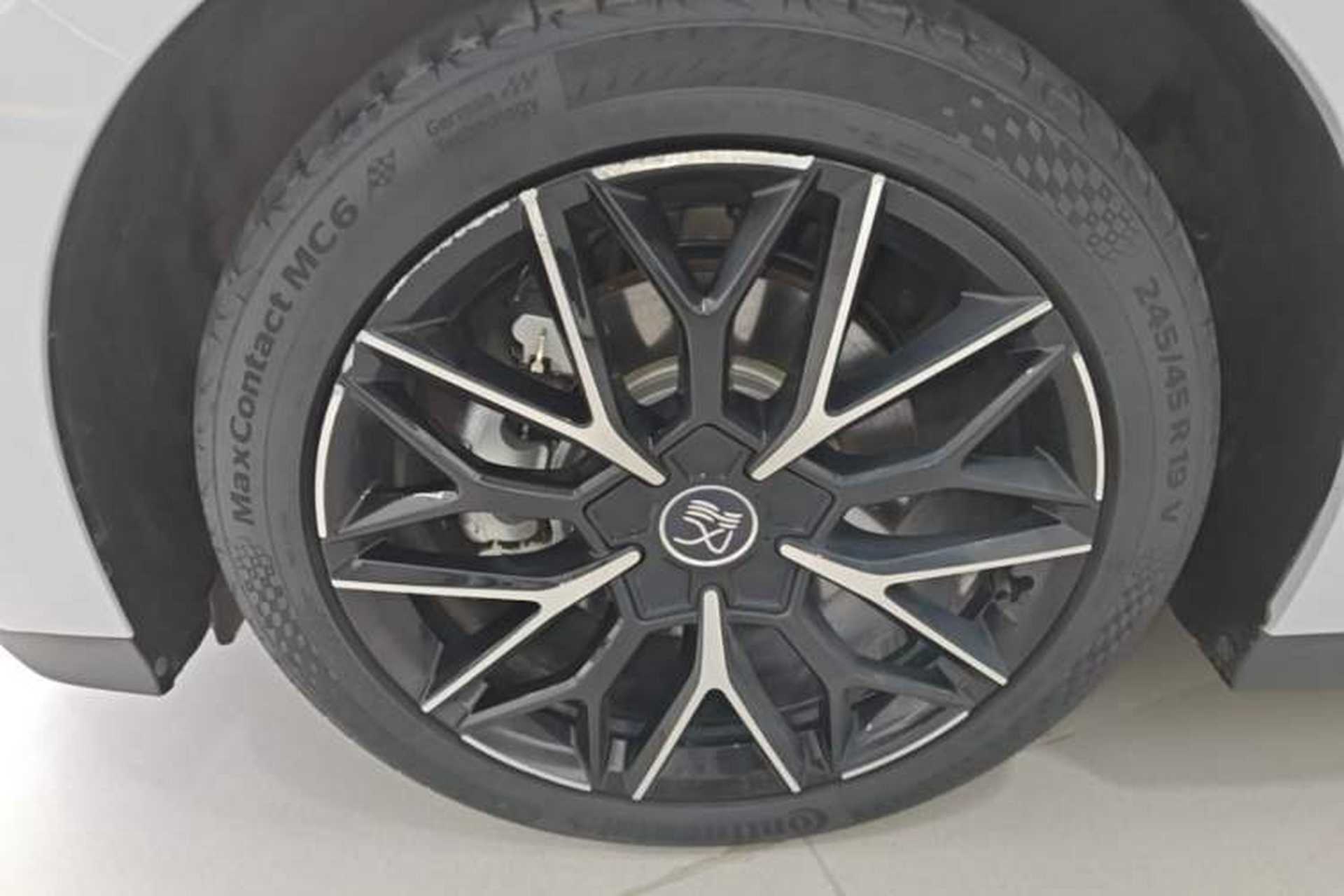Used BYD Han 2025 DM-i 125KM Prestige Model Left Front Wheel Hub