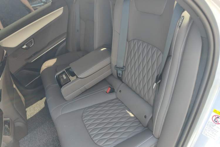 Used BYD Han 2025 DM-i 125KM Elite Model Left Rear Seat