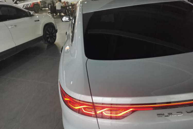 Used BYD Han 2025 DM-i 125KM Prestige Model Rear Left 45 Deg