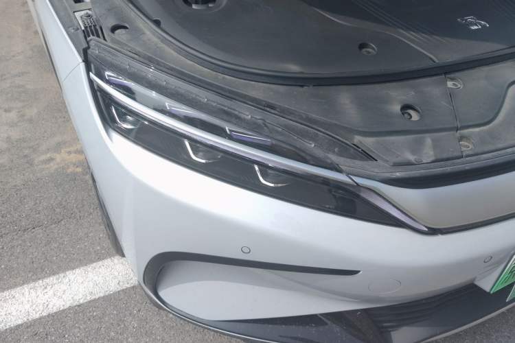 Used BYD Han 2025 EV 605KM Prestige Model Right Front Headlight