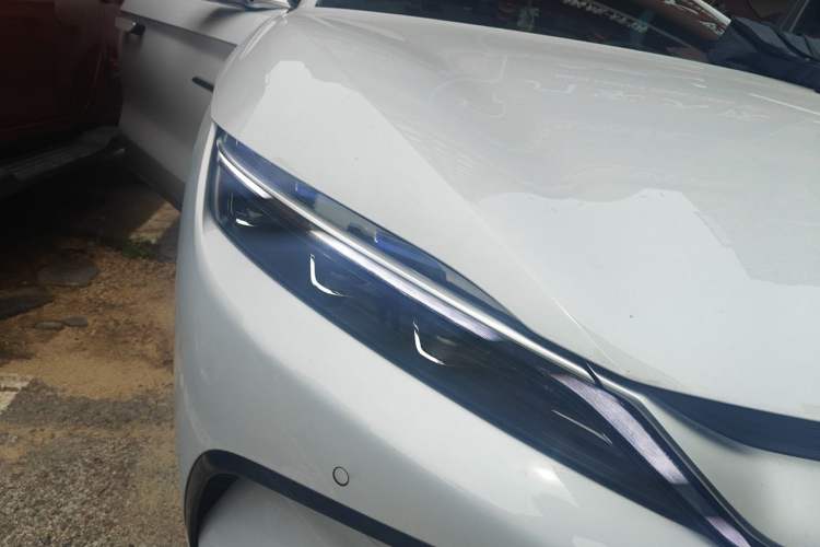 Used BYD Han 2025 DM-i Smart Drive 125KM Prestige Model Right Front Headlight