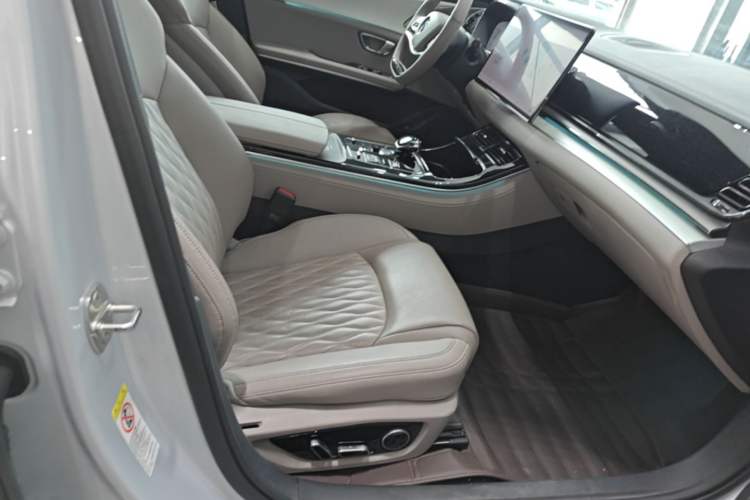 Used BYD Han 2025 DM-i 125KM Prestige Model Right Front Seat