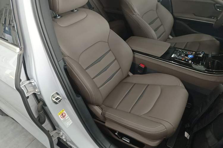 Used BYD Han 2025 DM-i 125KM Comfort Model Right Front Seat