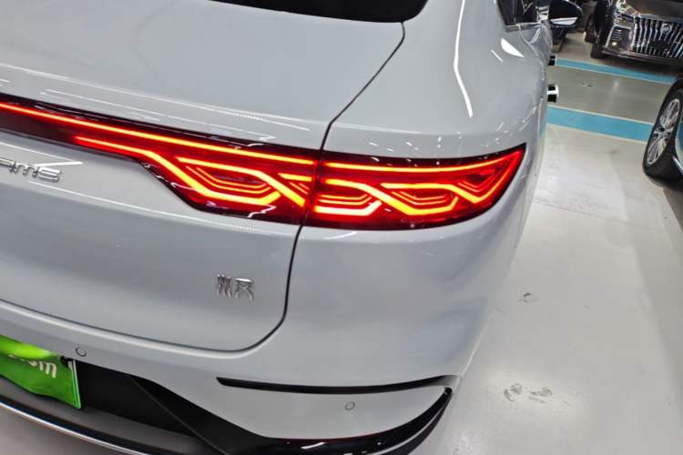 Used BYD Han 2025 EV 605KM Prestige Model Right Rear Taillight