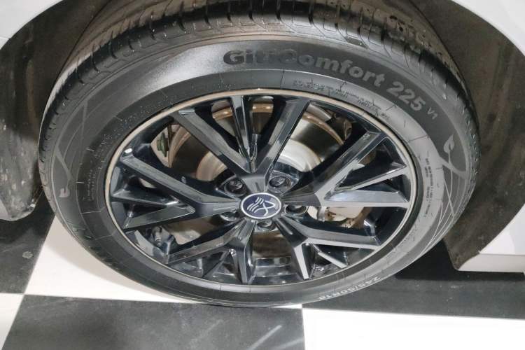 Used BYD Han 2025 DM-i 125KM Elite Model Right Rear Wheel Hub