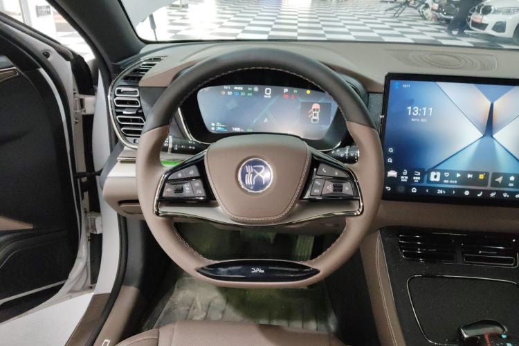 Used BYD Han 2025 DM-i 125KM Elite Model Steering Wheel