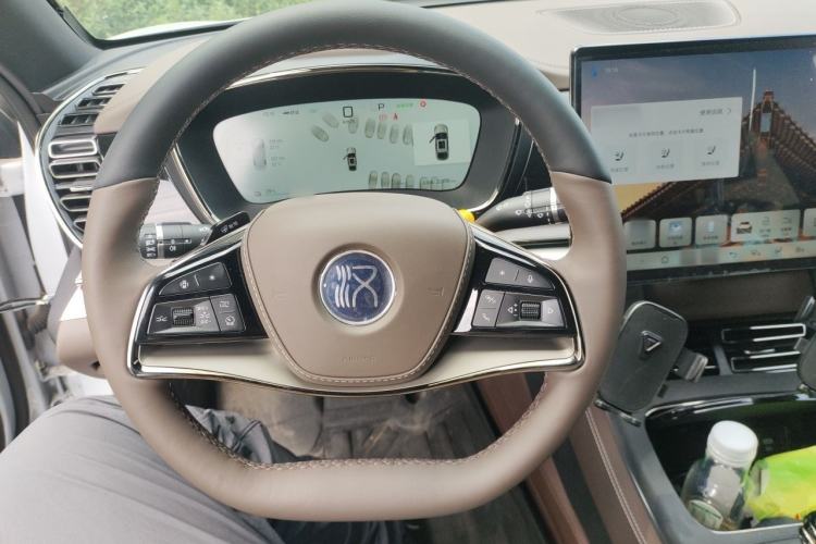 Used BYD Han 2025 EV Intelligent Driving Edition 605KM Prestige Model Steering Wheel