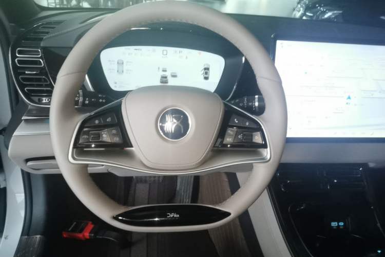 Used BYD Han 2025 DM-i 125KM Prestige Model Steering Wheel