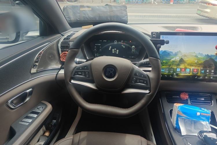 Used BYD Han 2025 DM-i Smart Drive 125KM Prestige Model Steering Wheel