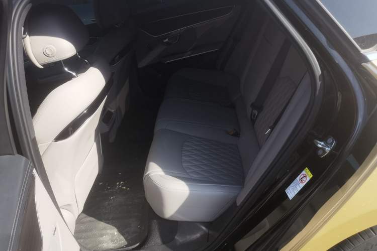 Used BYD Han 2025 DM-i Intelligent Driving Edition 125KM LiDAR Flagship Model Interior 4