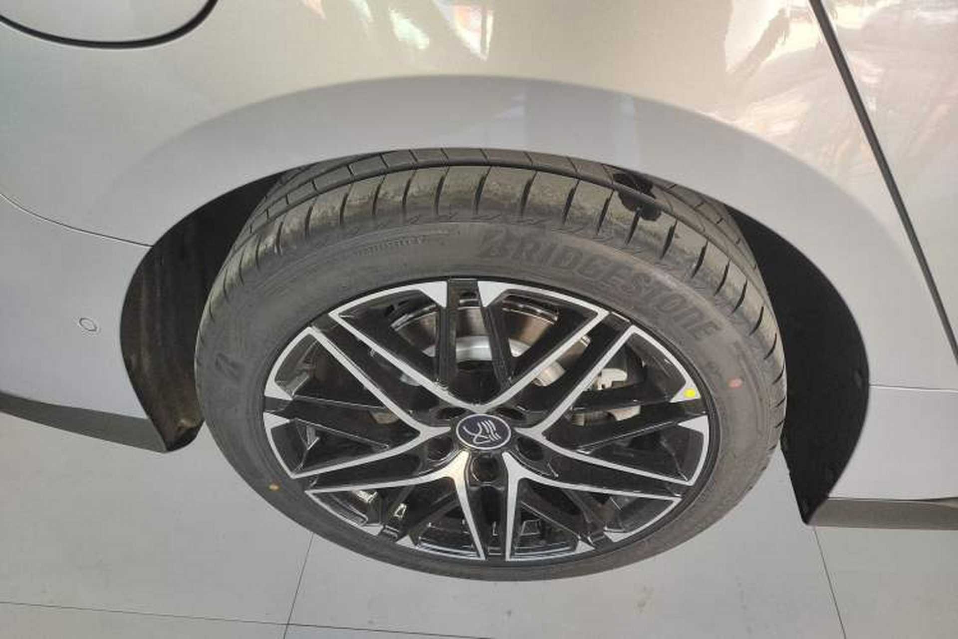 Used BYD Han 2025 Model EV Intelligent Driving Edition 635KM LiDAR Flagship Right Rear Wheel Hub