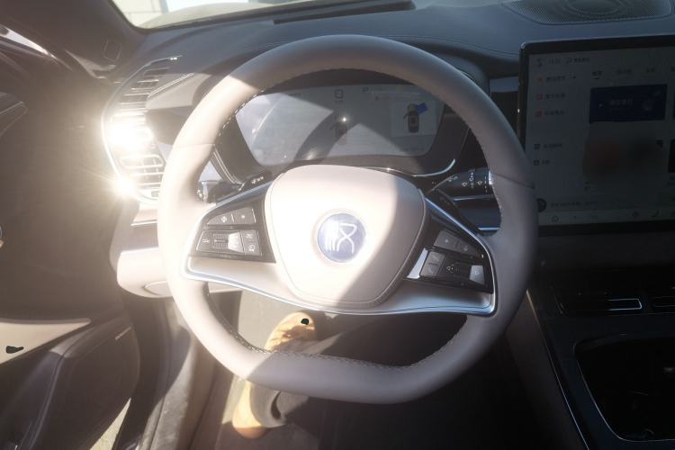 Used BYD Han 2025 DM-i Intelligent Driving Edition 125KM LiDAR Flagship Model Steering Wheel