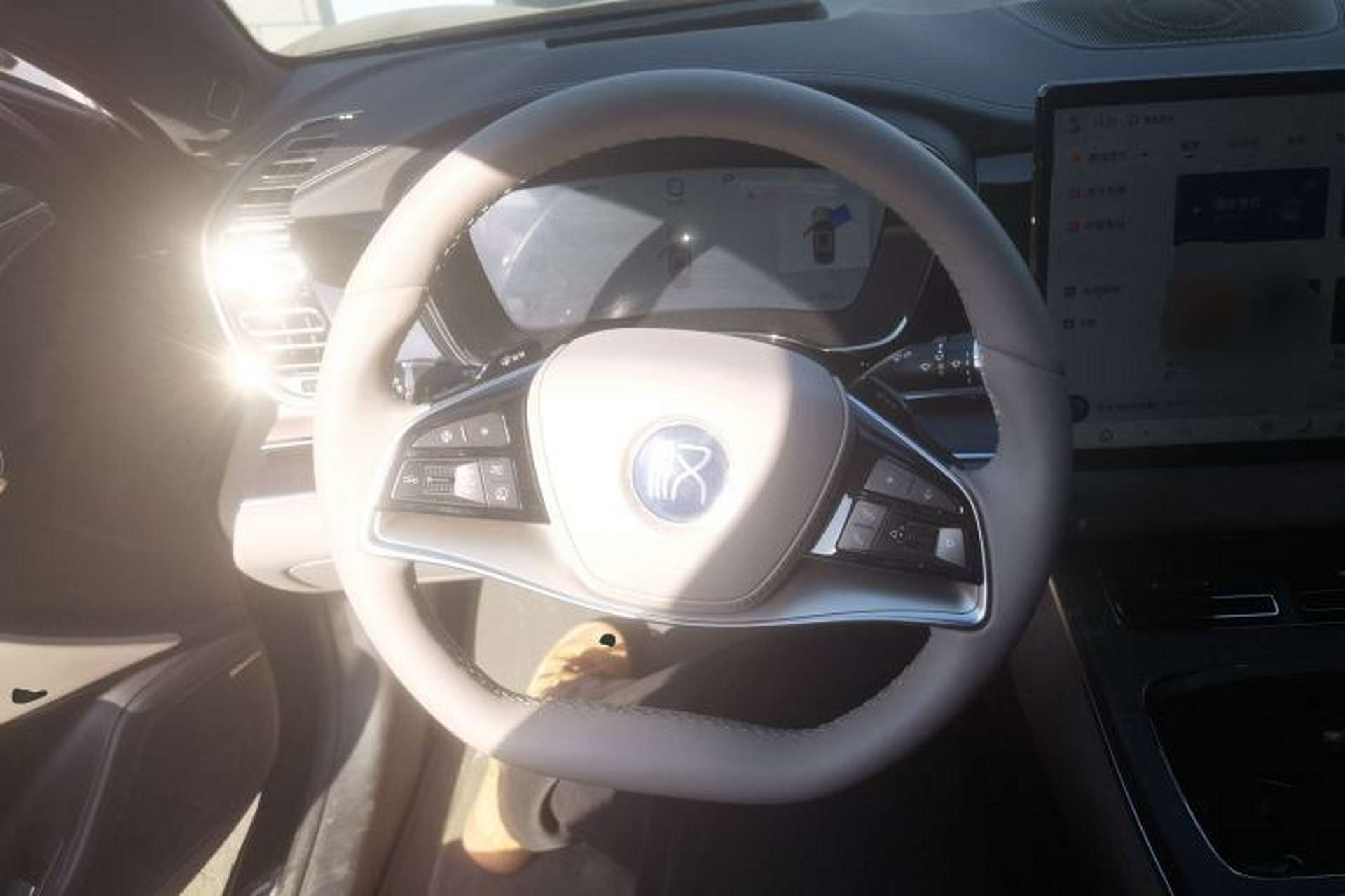 Used BYD Han 2025 DM-i Intelligent Driving Edition 125KM LiDAR Flagship Model Steering Wheel