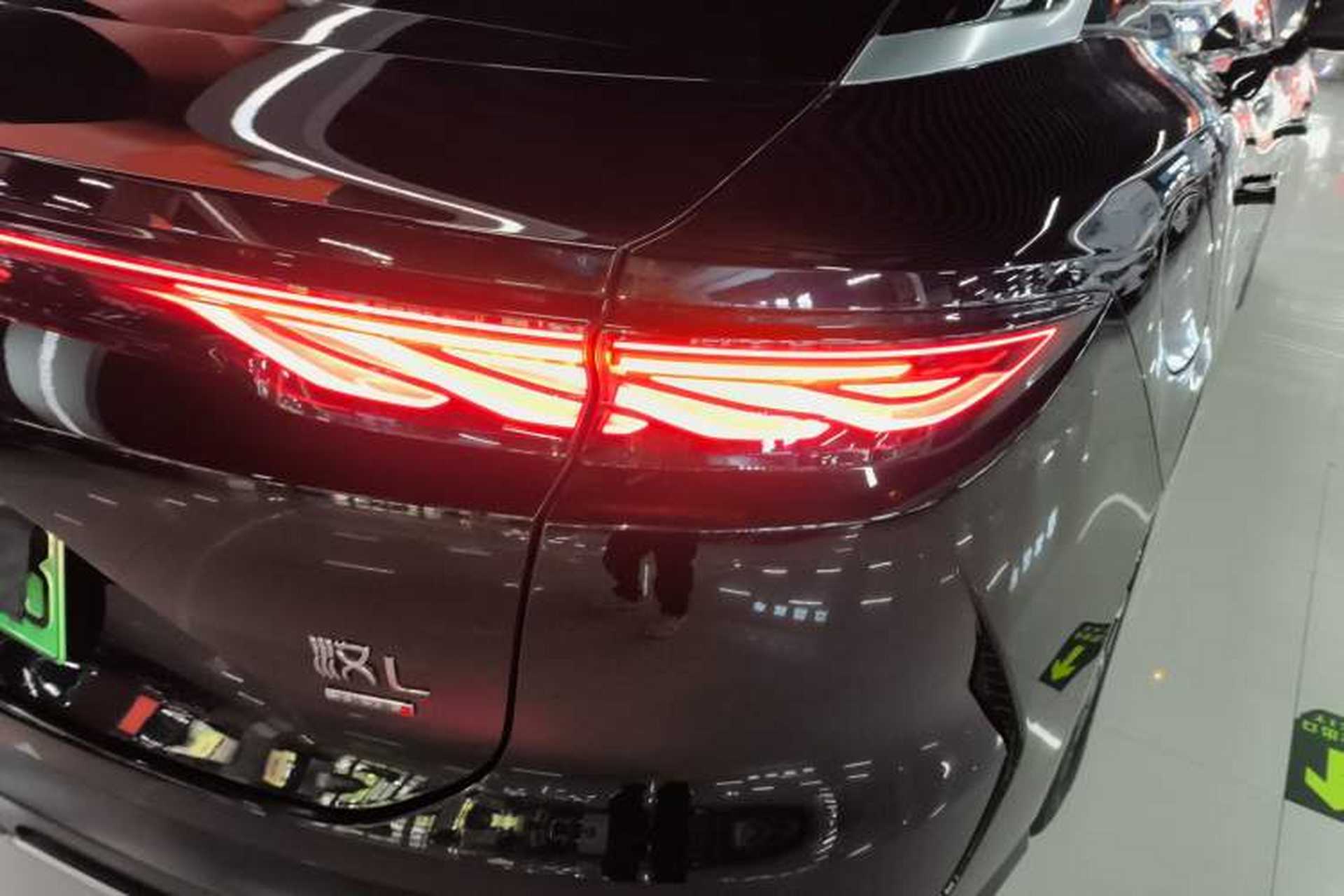 Used BYD Han L 2025 EV 701 km LiDAR Flagship Edition Right Rear Taillight
