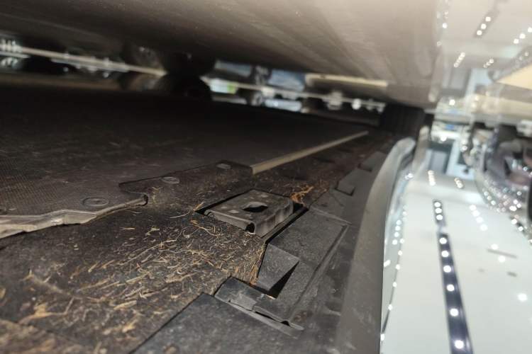 Used BYD Han L 2025 EV 701 km LiDAR Flagship Edition Right Side Sill
